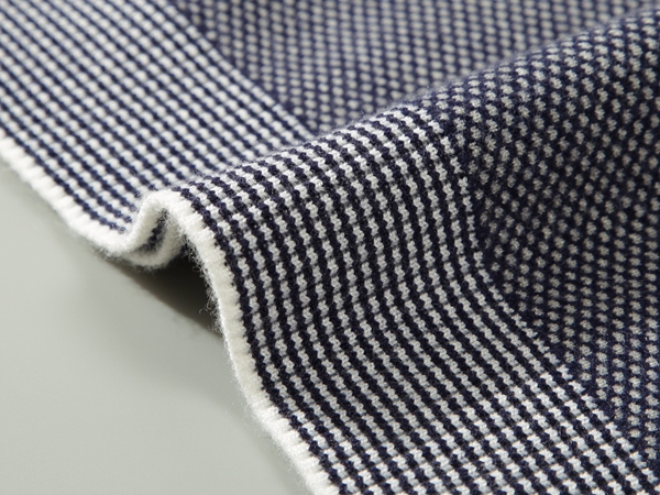 ブランドセーター全体デザイン